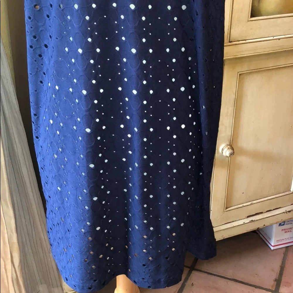 Dress - Picture 6 of 7